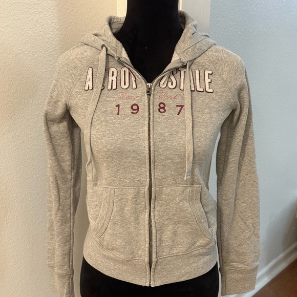 Aeropostale Tops - Aeropostale “New York 1987” Grey Zip-up Fleece Hoodie